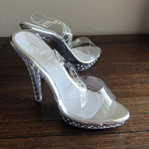 The shoe fairy Dazzle US size 7, clear and silver